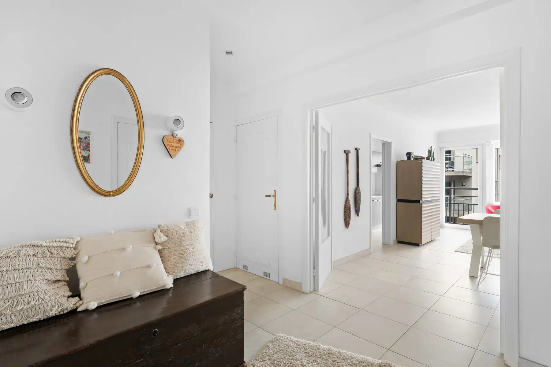 PERFECTE LOCATIE: Zeer ruim 2 slpk appartement en leuk zicht foto 10