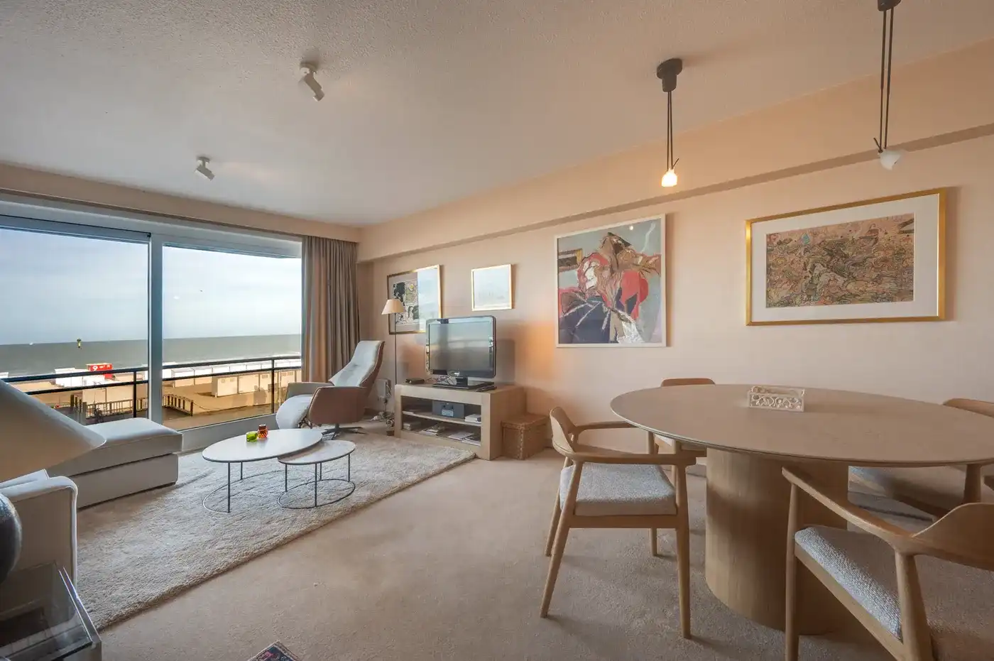 Te renoveren appartement gelegen op een fantastische locatie op de zeedijk. foto 7