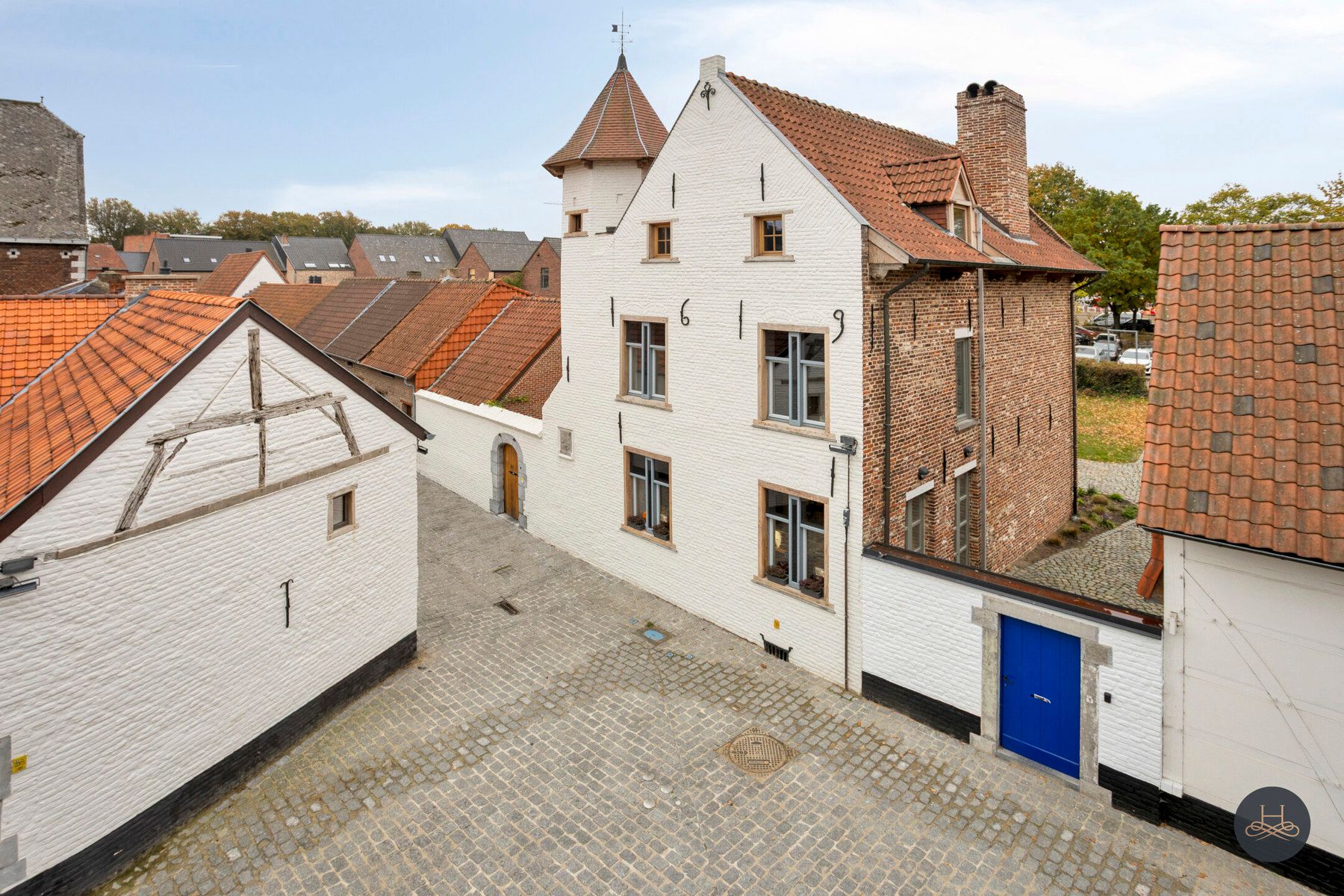Historisch Begijnhofse torenhuis met tuin in Sint-Truiden foto 3