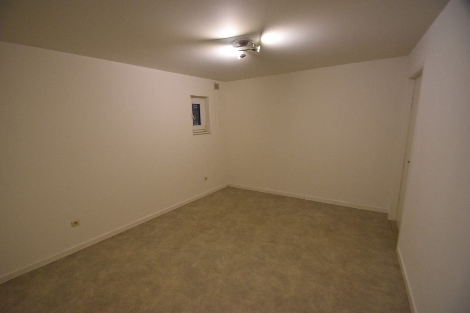 Gelijkvloers appartement met één slaapkamer foto 7