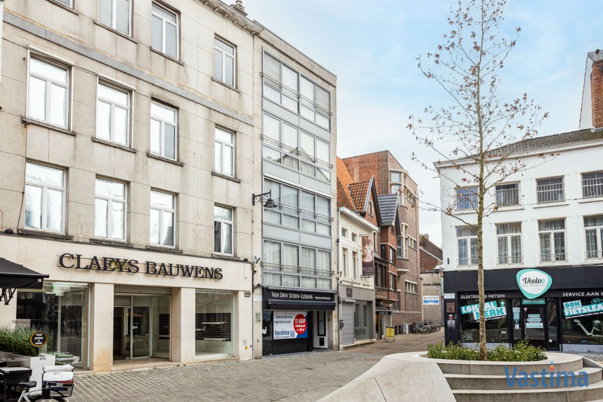 Handelszaak met ruime werk- en opslagplaats in Aalsterse winkelstraat foto 4