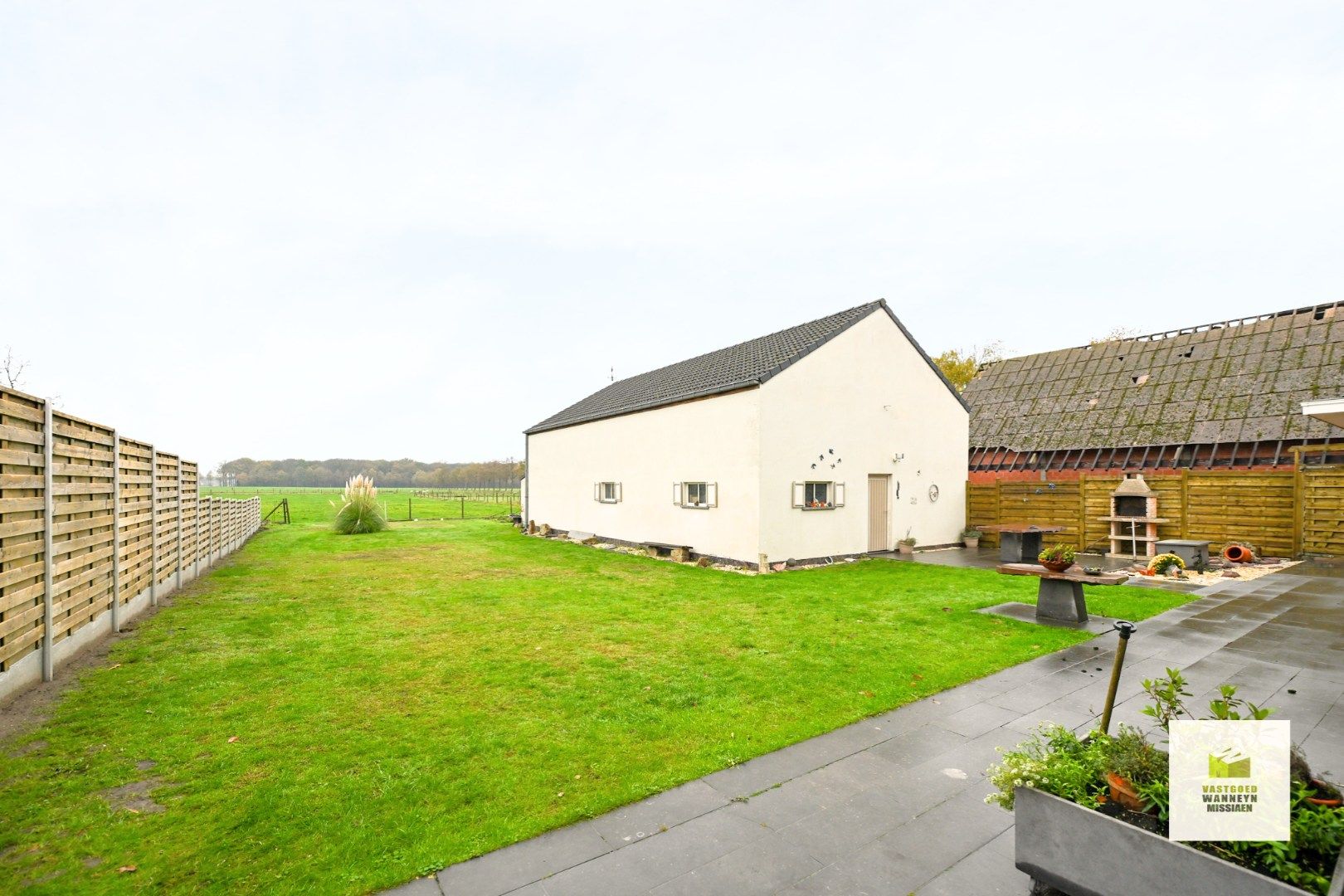 Ruime woning met 5 slaapkamers, groot bijgebouw (100m2) en landelijke vergezichten foto 18