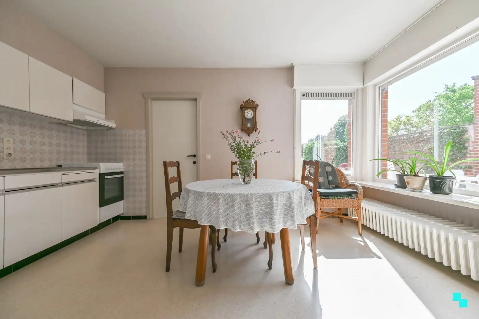 Eéngezinswoning met vier slaapkamers in de Kasteelwijk te Izegem foto 9