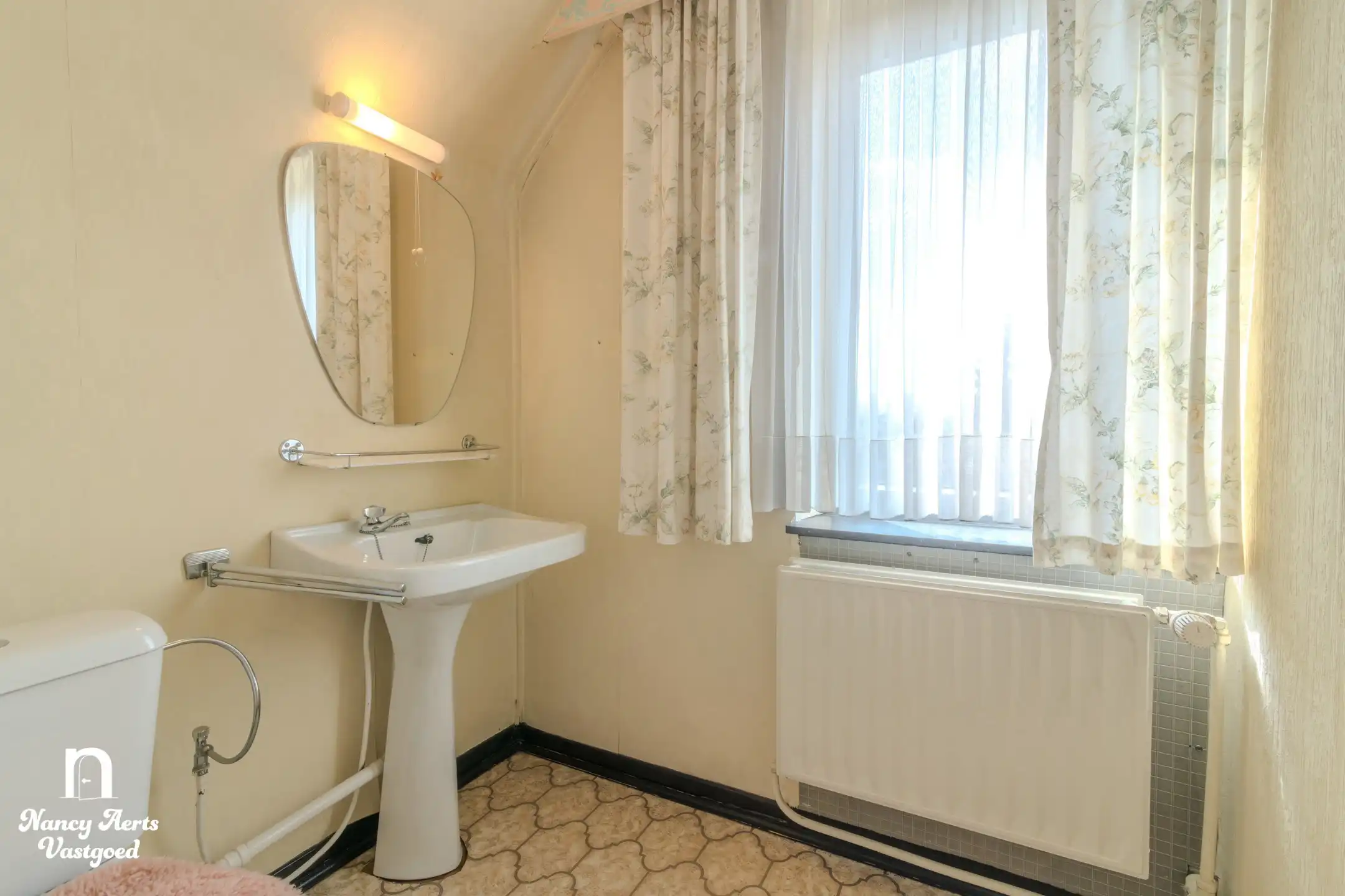 Charmante gezinswoning met mogelijkheden op royaal perceel foto 24