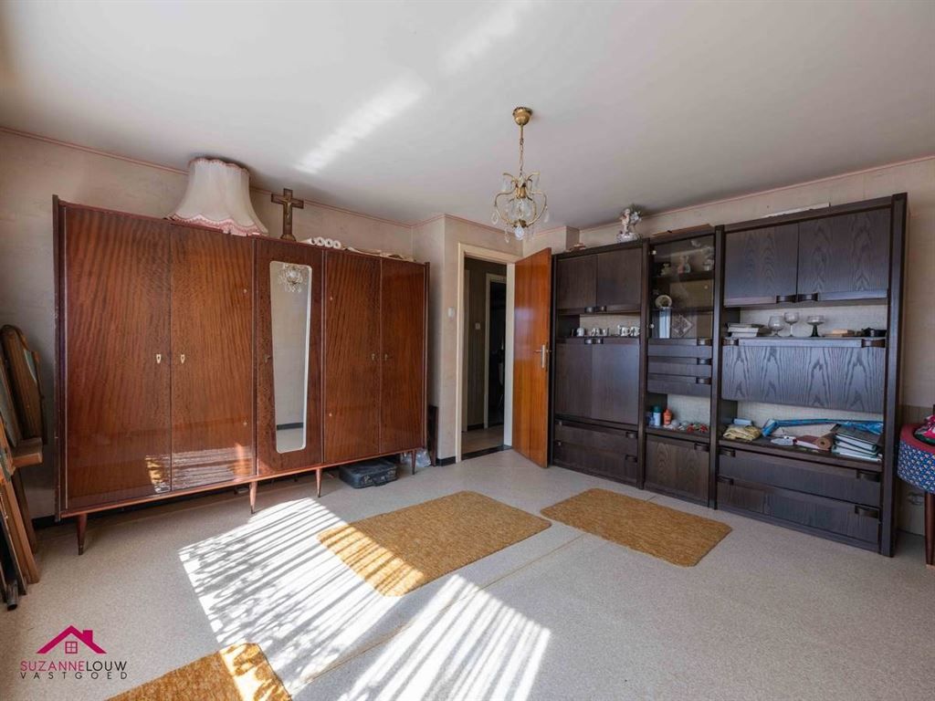 Vrijstaande woning, te renoveren naar eigen smaak en wensen foto 34