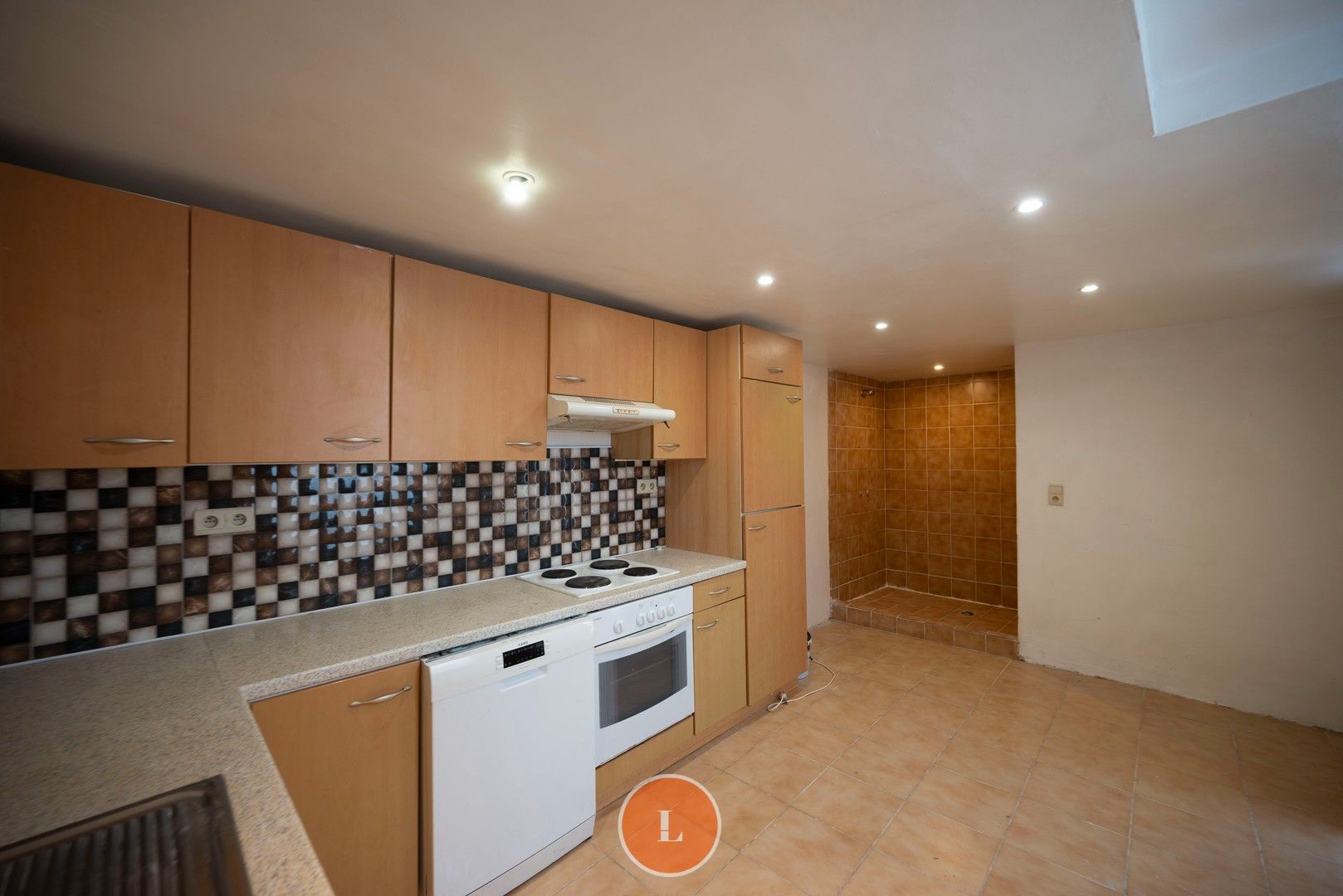 Handelpand te koop in centrum Menen foto 5