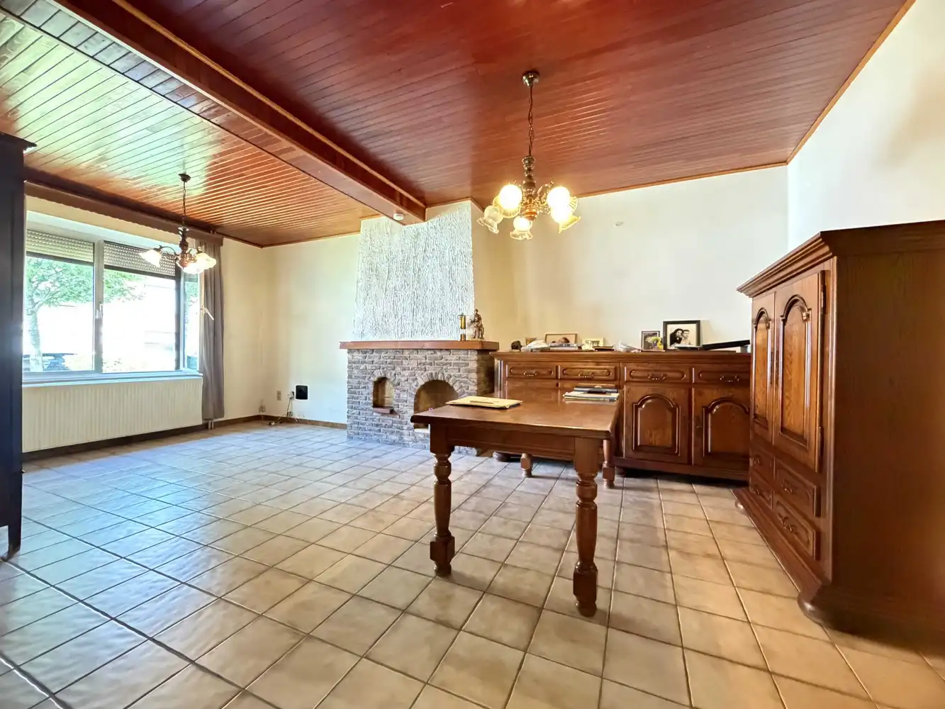 Rustig gelegen wijkwoning met zongerichte tuin foto 2