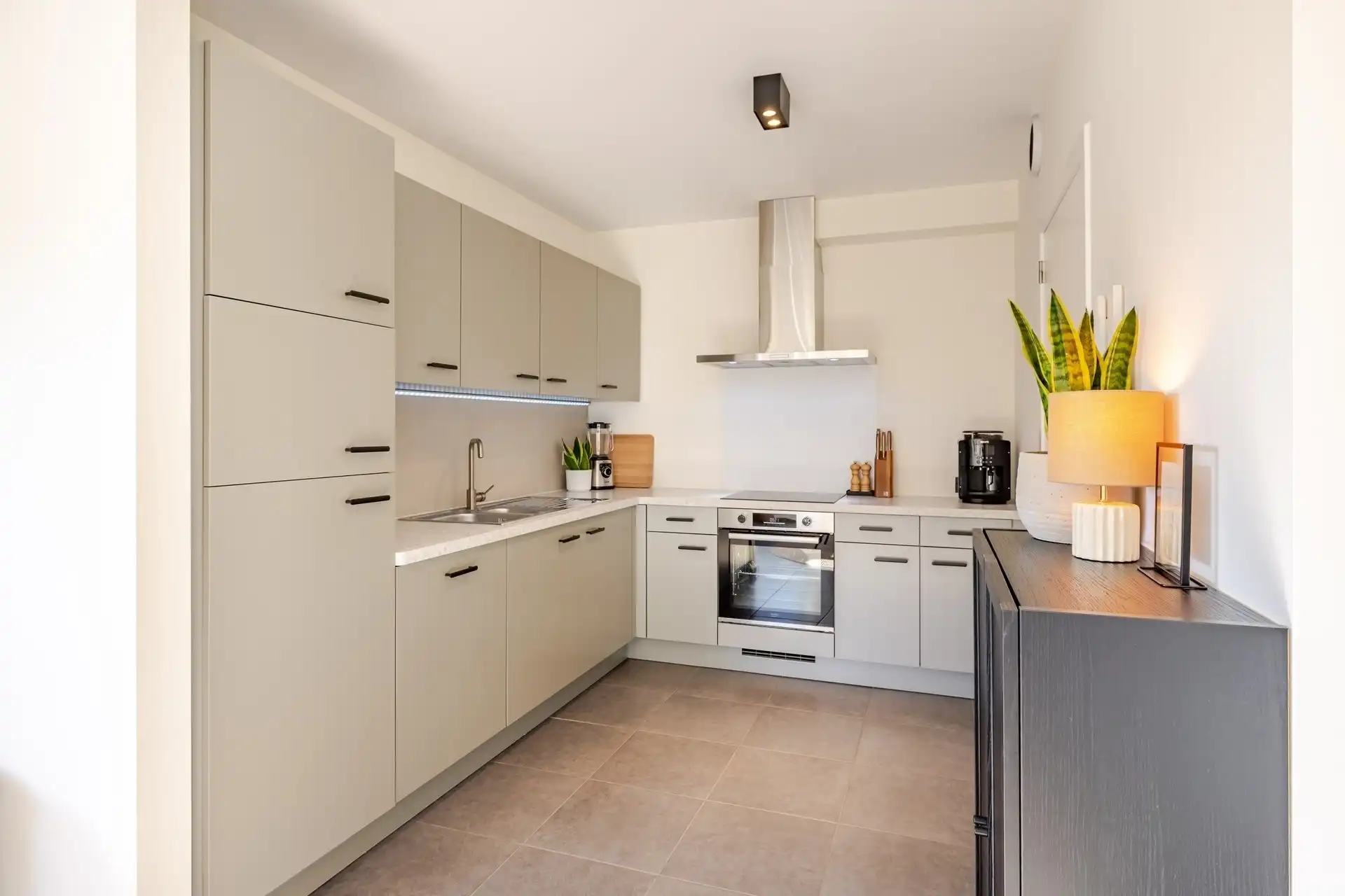 Prachtig gelijkvloers appartement met terras foto 8