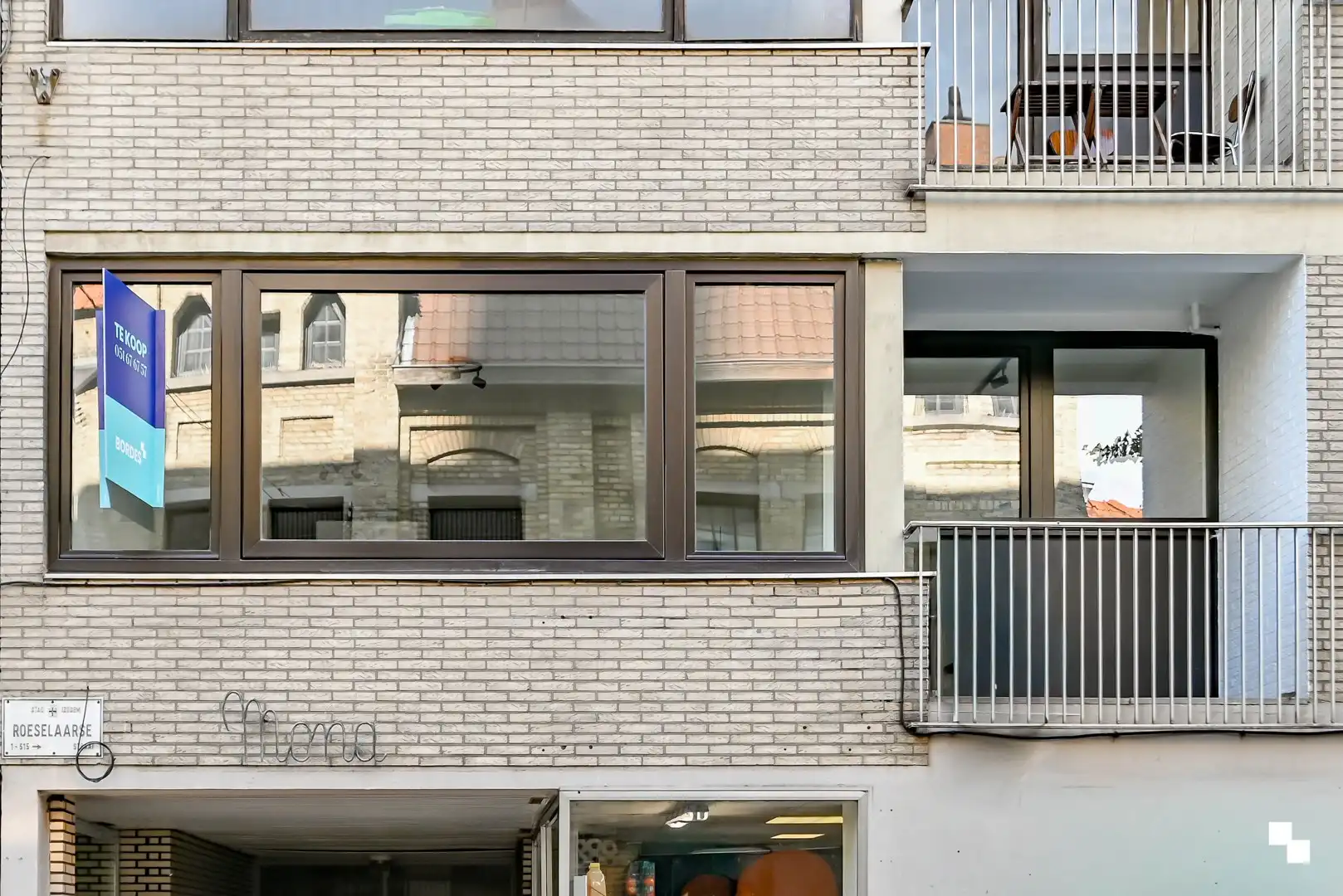 Gerenoveerd appartement met twee slaapkamers & airco in centrum Izegem foto 21