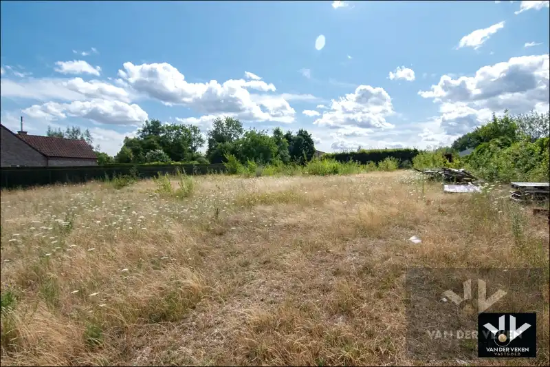 Interessante projectgrond met Zuidwest gerichte oriëntatie van 28 aren 16 centiaren op centrale locatie in Diepenbeek met mogelijkheid tot verkaveling naar drie halfopen bebouwingen of de bestaande oude verkaveling te gebruiken van 1 HOB en 1 Open Bebouwing! foto 9