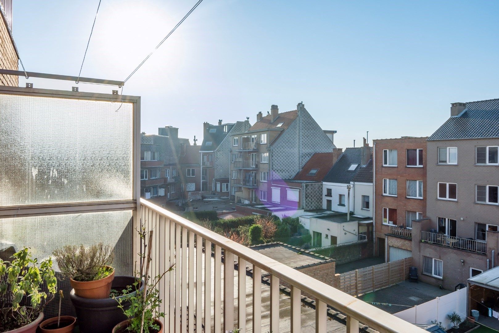 Verzorgd 2-slaapkamerappartement nabij de invalswegen! foto 12