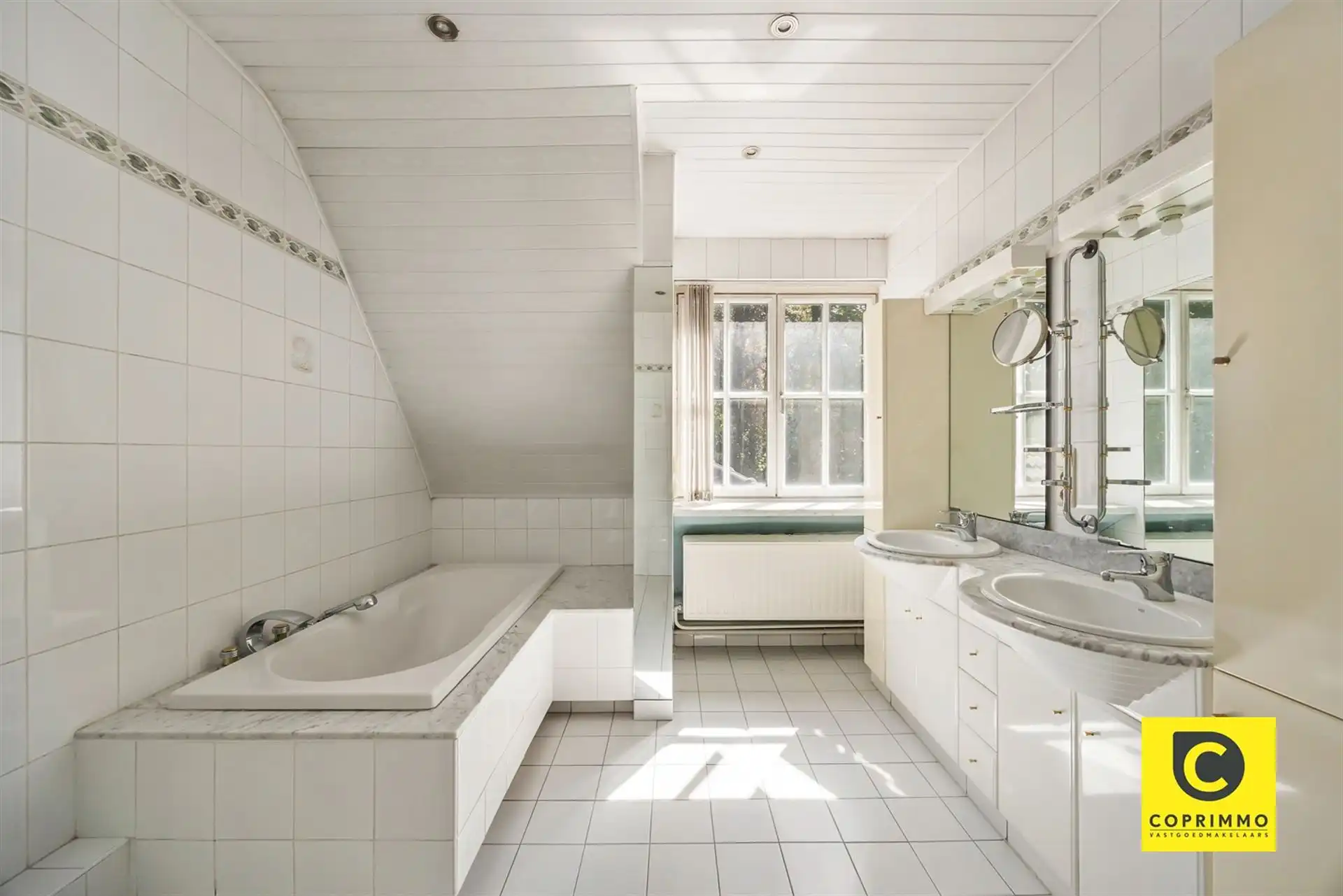 Villa: 4 slk. op een perceel 660 m²  (zuid) foto 18