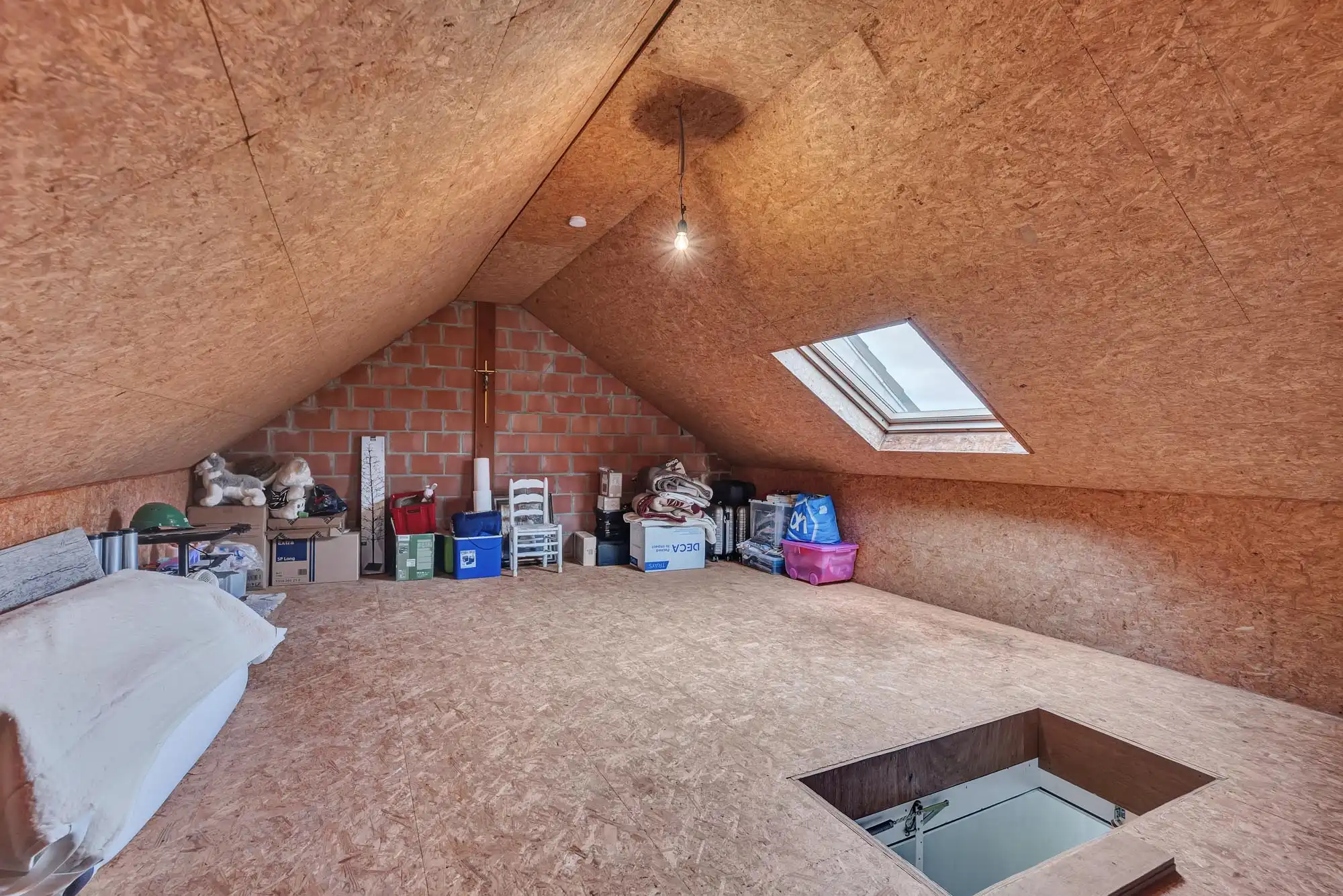 Instapklare woning met garage en tuin foto 16