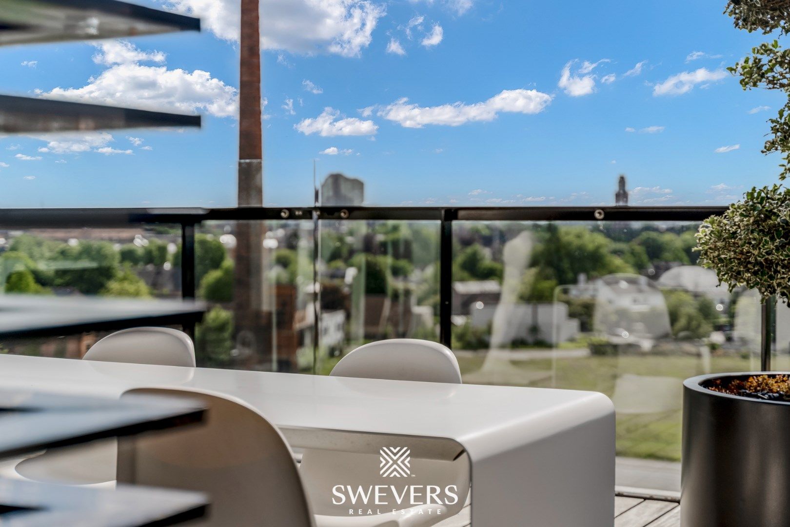 Exclusief penthouse ( 197 m2) met ruim terras ( 187 m2 ) en zwembad in residentie Zuidzicht te Hasselt foto 32