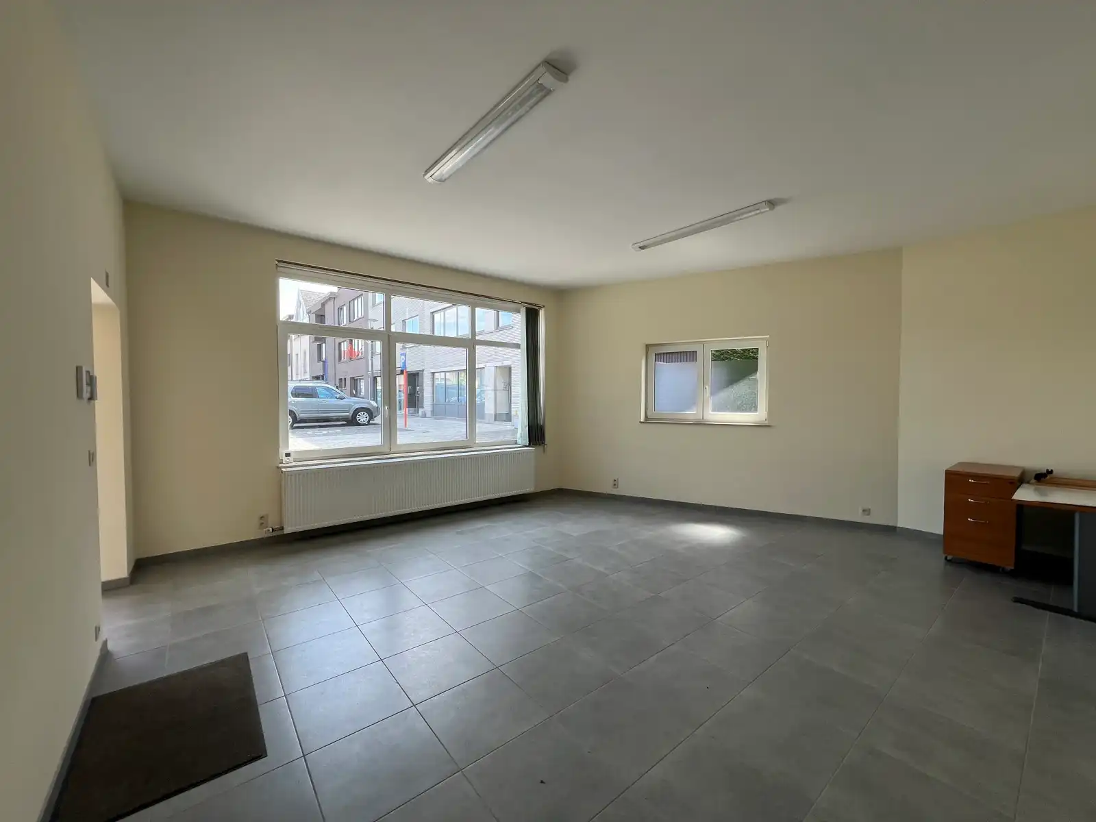 MULTIFUNCTIONELE HANDELSRUIMTE TE HUUR IN DE GEMEENTE ASSE foto 4