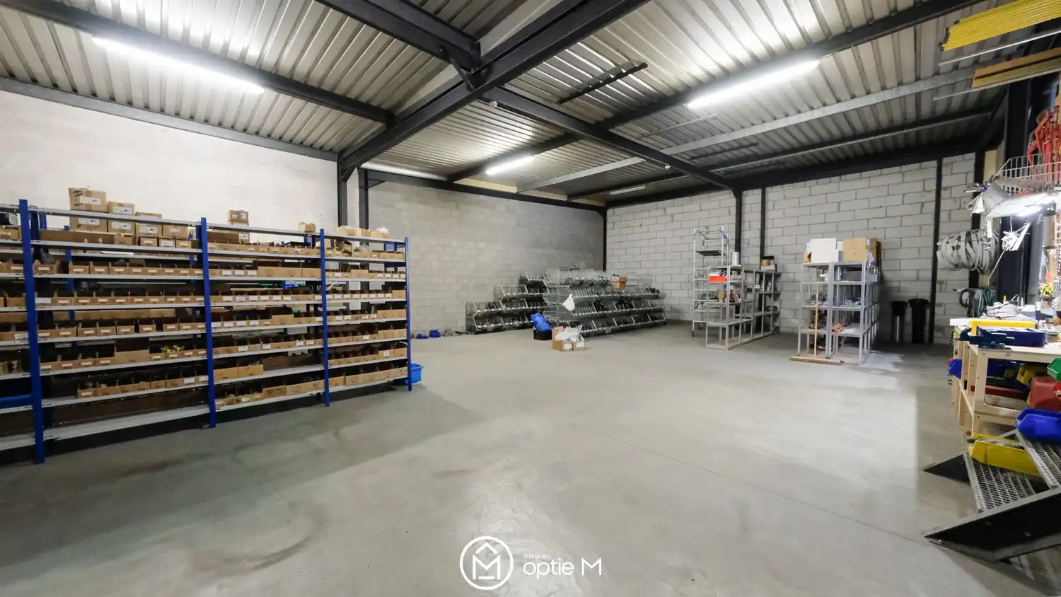 Vlot bereikbaar magazijn met kantoor te Huur in Paal foto 11