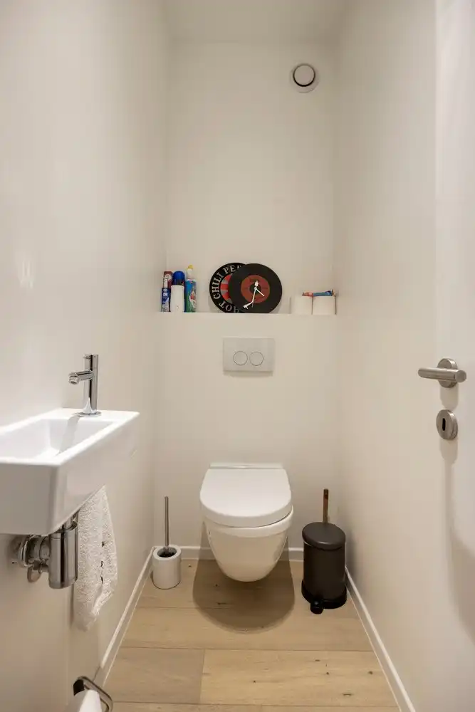 Karaktervolle en gerenoveerde stadswoning met drie ruime slaapkamers en stadstuin foto 14