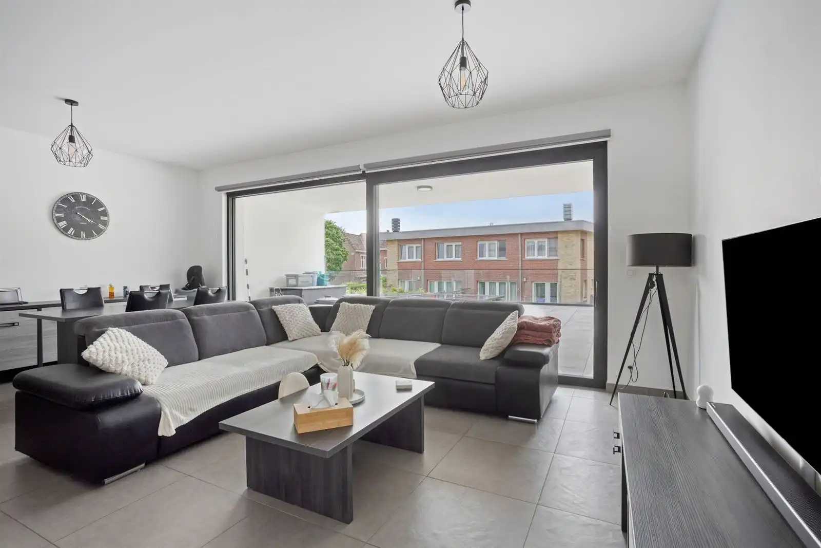 instapklaar appartement 3 slaapkamers,terras en staanplaats   foto 6
