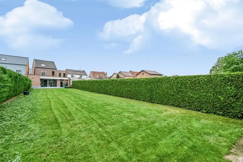 Karaktevolle eengezinswoning met garage en ruime tuin foto 18