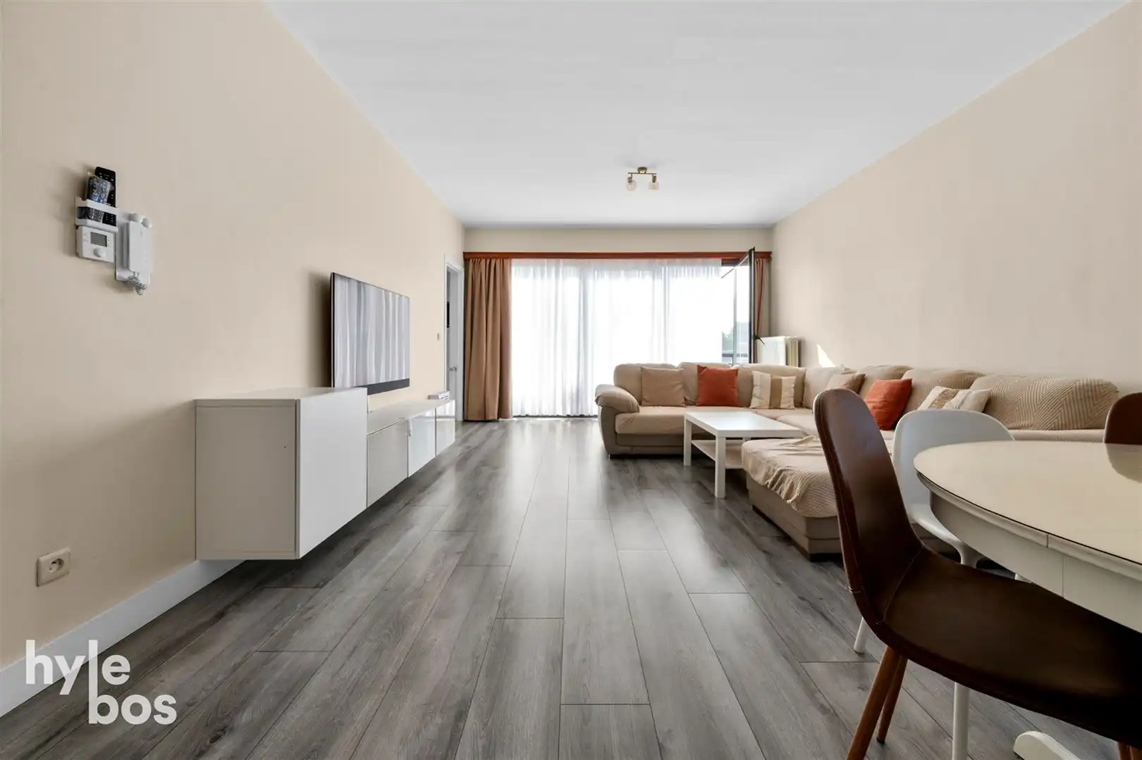 Opbrengsteigendom met 5 ruime appartementen en garages op topligging foto 14