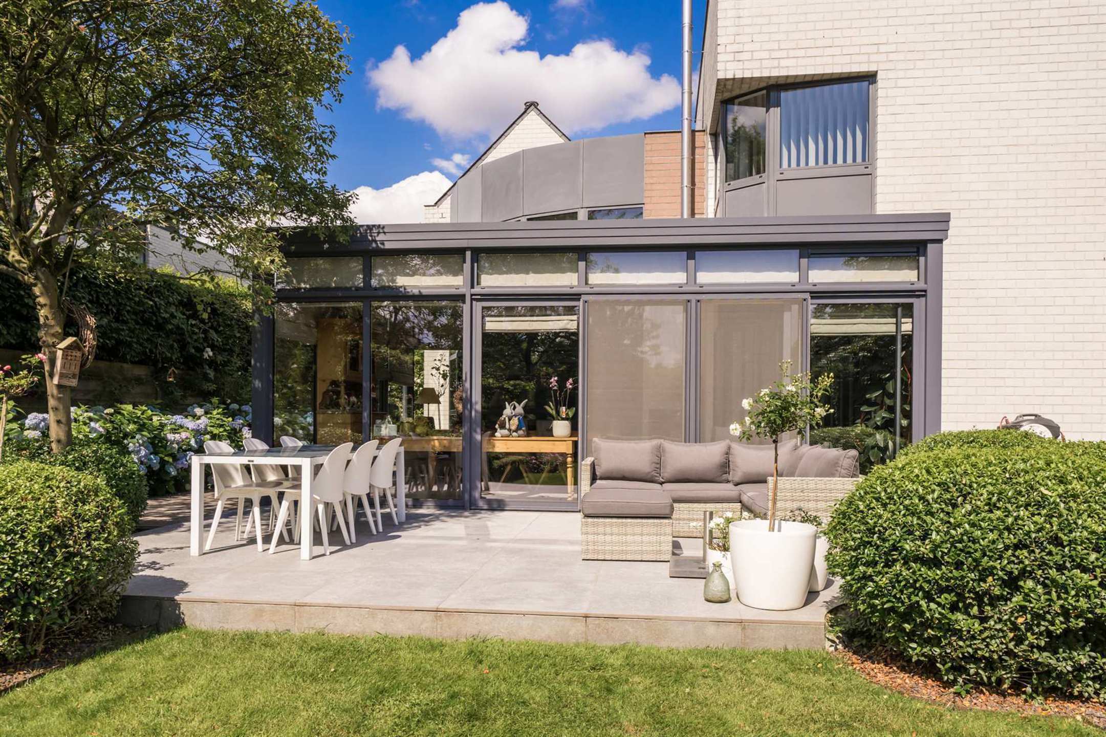 Prachtige ruime villa in groene oase foto 23