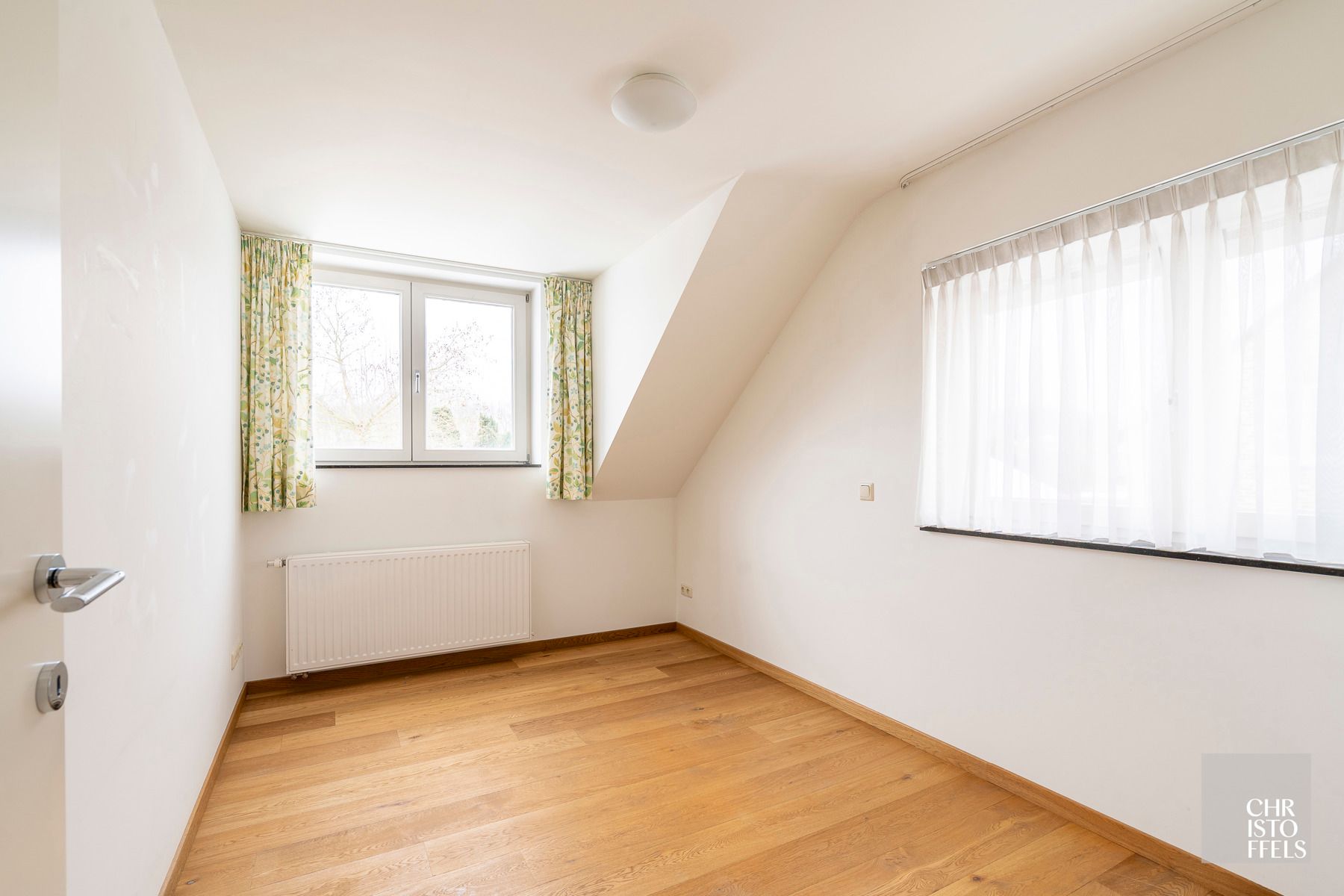 Villa (336m²) met 3 slaapkamers en een zwemvijver op een perceel van 1.219m²!  foto 17