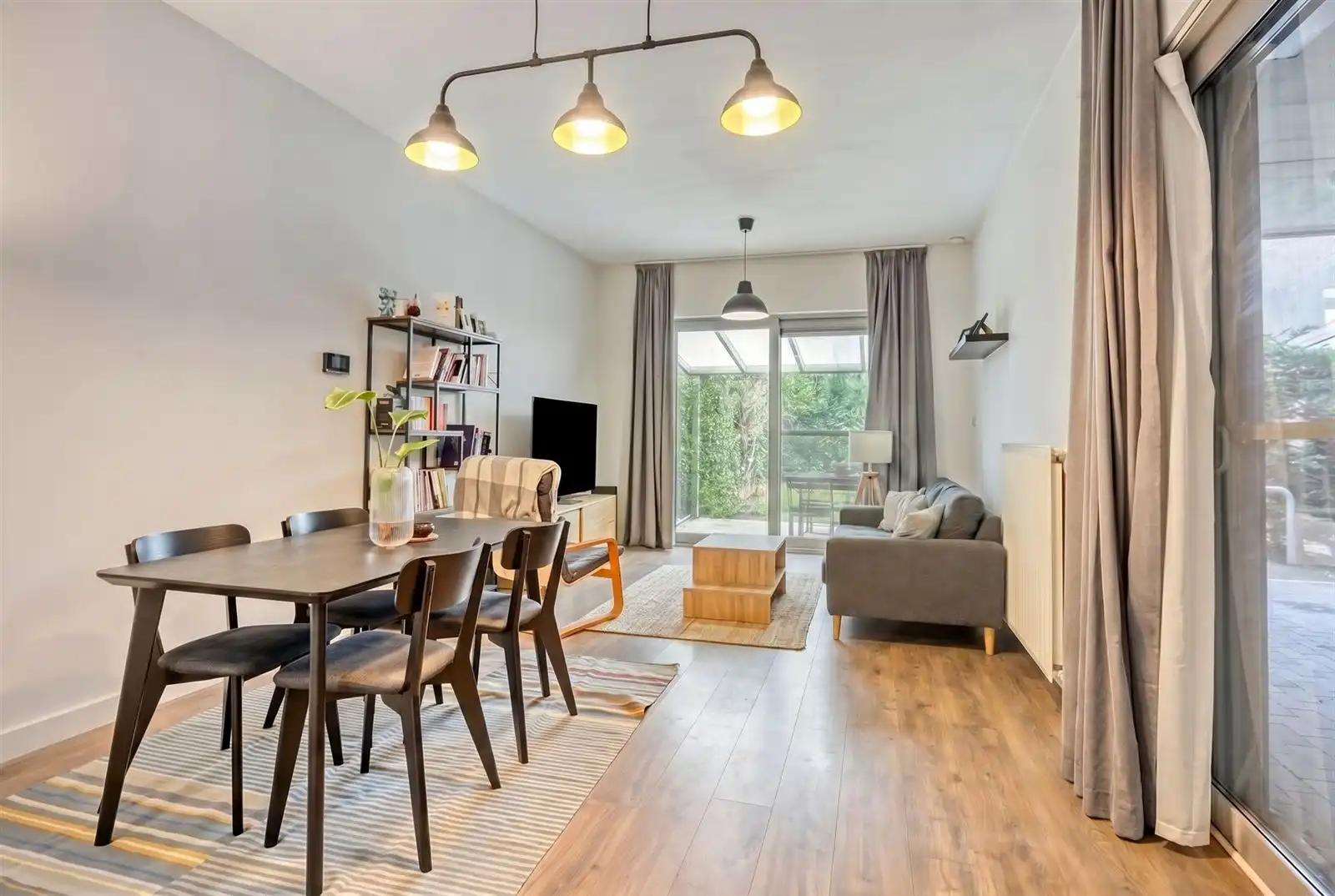 Instapklaar gemeubeld gelijkvloers appartement met tuin nabij het centrum van Edegem foto 6