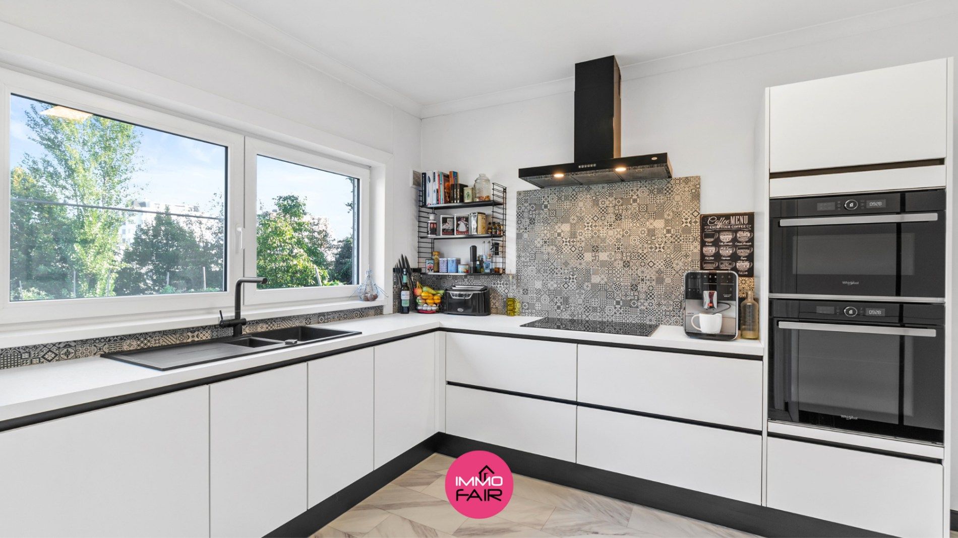 Instapklare gezinswoning met 4 slaapkamers in het hartje van Genk foto 4