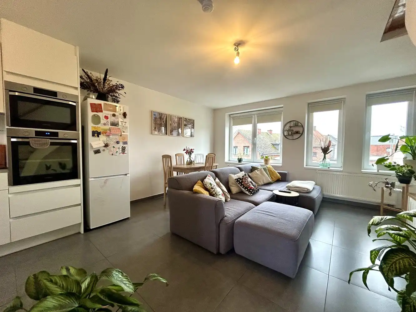 Volledig gerenoveerd duplex-appartement met 1 kamer foto {{pictureIndex}}