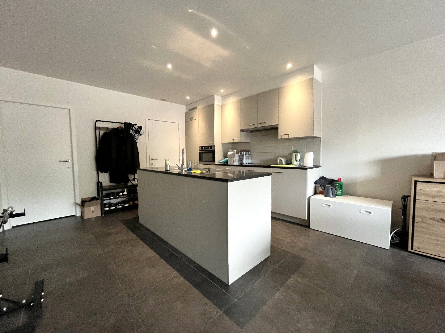Hedendaags 2 slpk appartement met carport te Maria Ter Heide foto 6