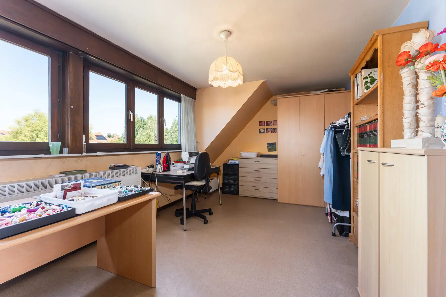 Verzorgde en lichtrijke gezinswoning met tuin en garage foto 19