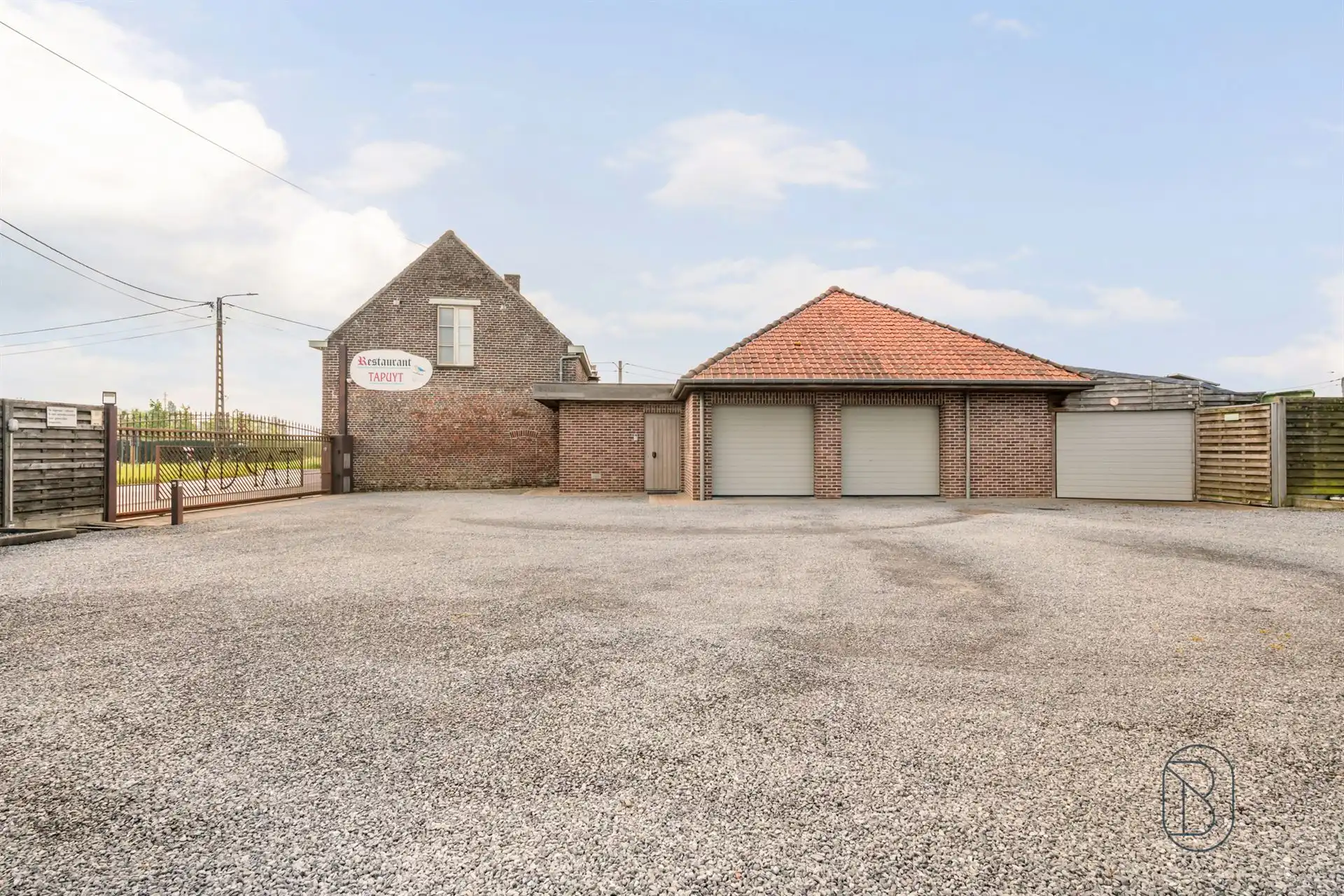 Topgelegen horecazaak met parking, en woonst foto 6