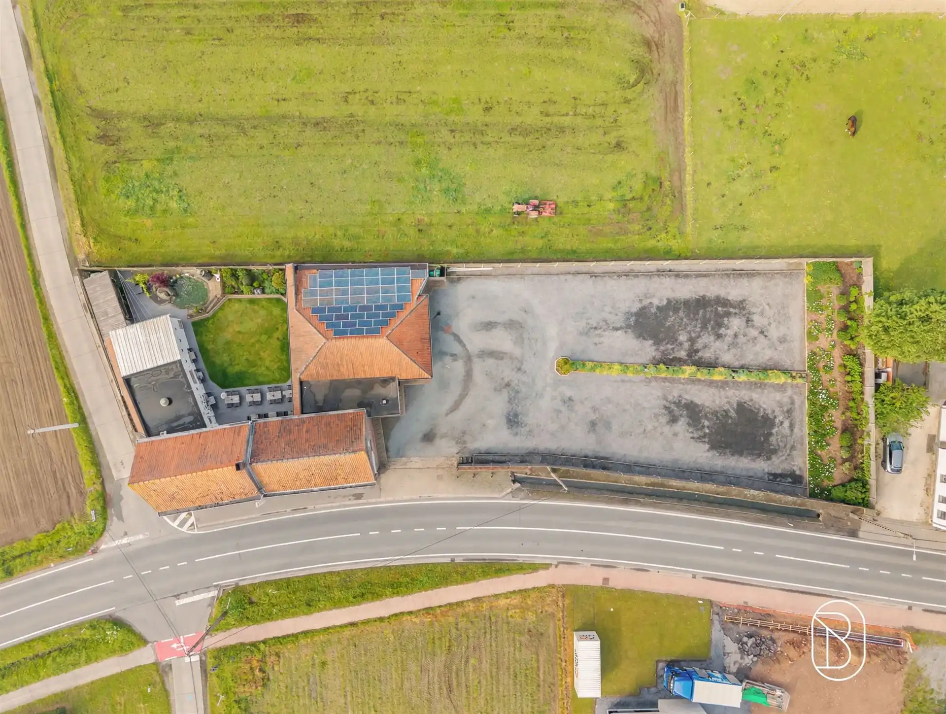 Topgelegen horecazaak met parking, en woonst foto 4