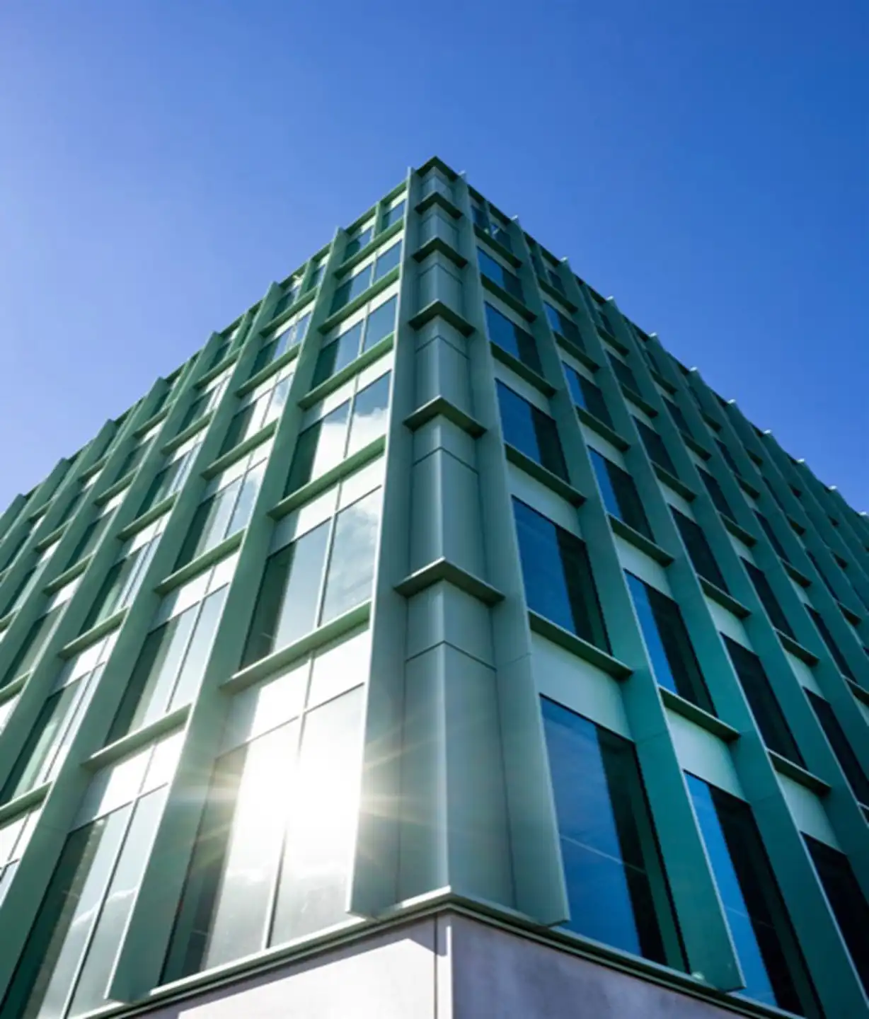 Nieuwe kantoorruimtes te huur in INFÍNITI, het walk-in kantoor direct verbonden met station Antwerpen-Berchem foto {{pictureIndex}}