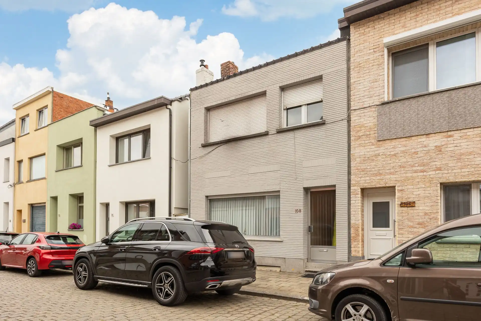 Hoofdfoto van de publicatie: Te renoveren woning met potentieel vlakbij centrum