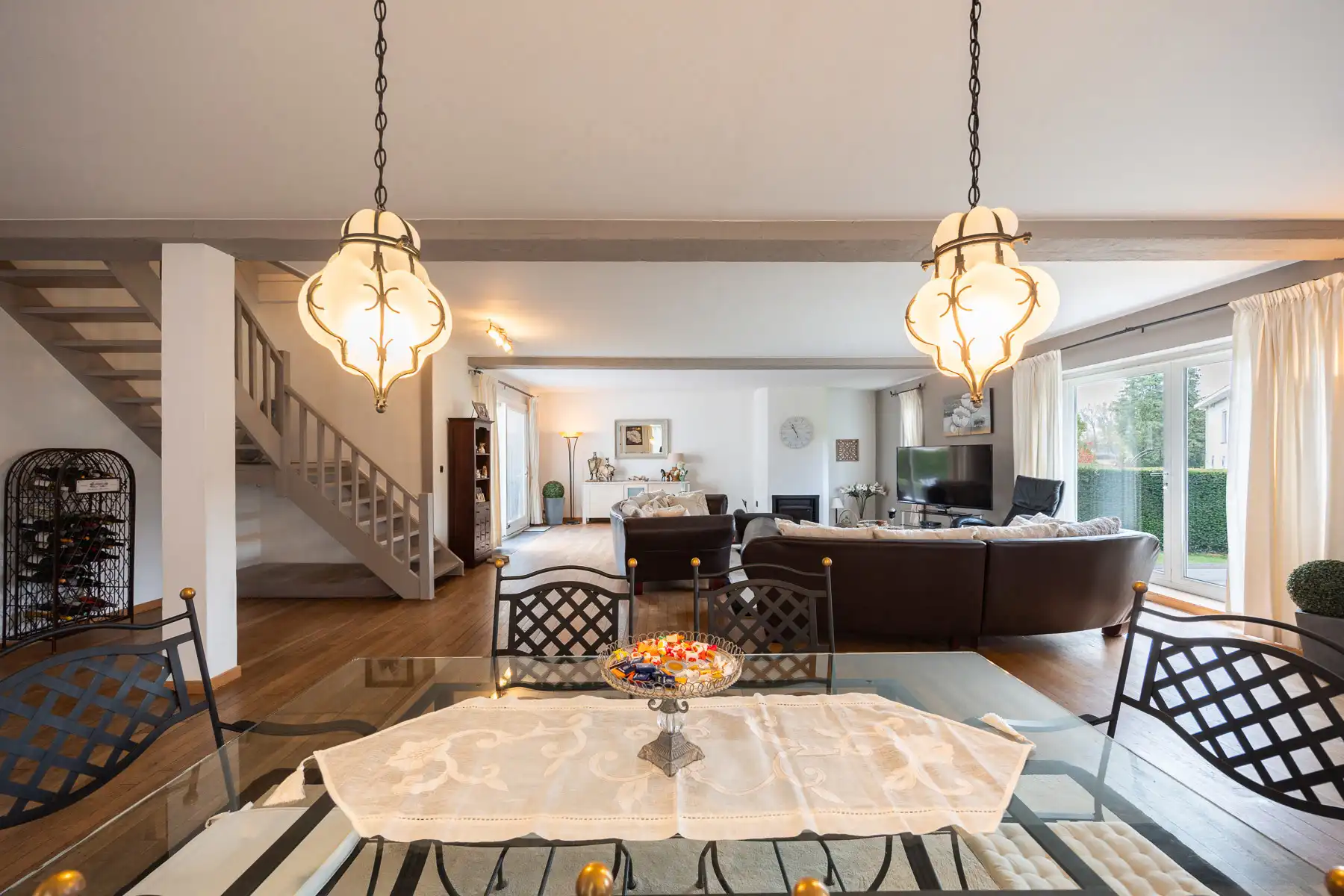 Rustig en groen gelegen statige, instapklare villa foto 9