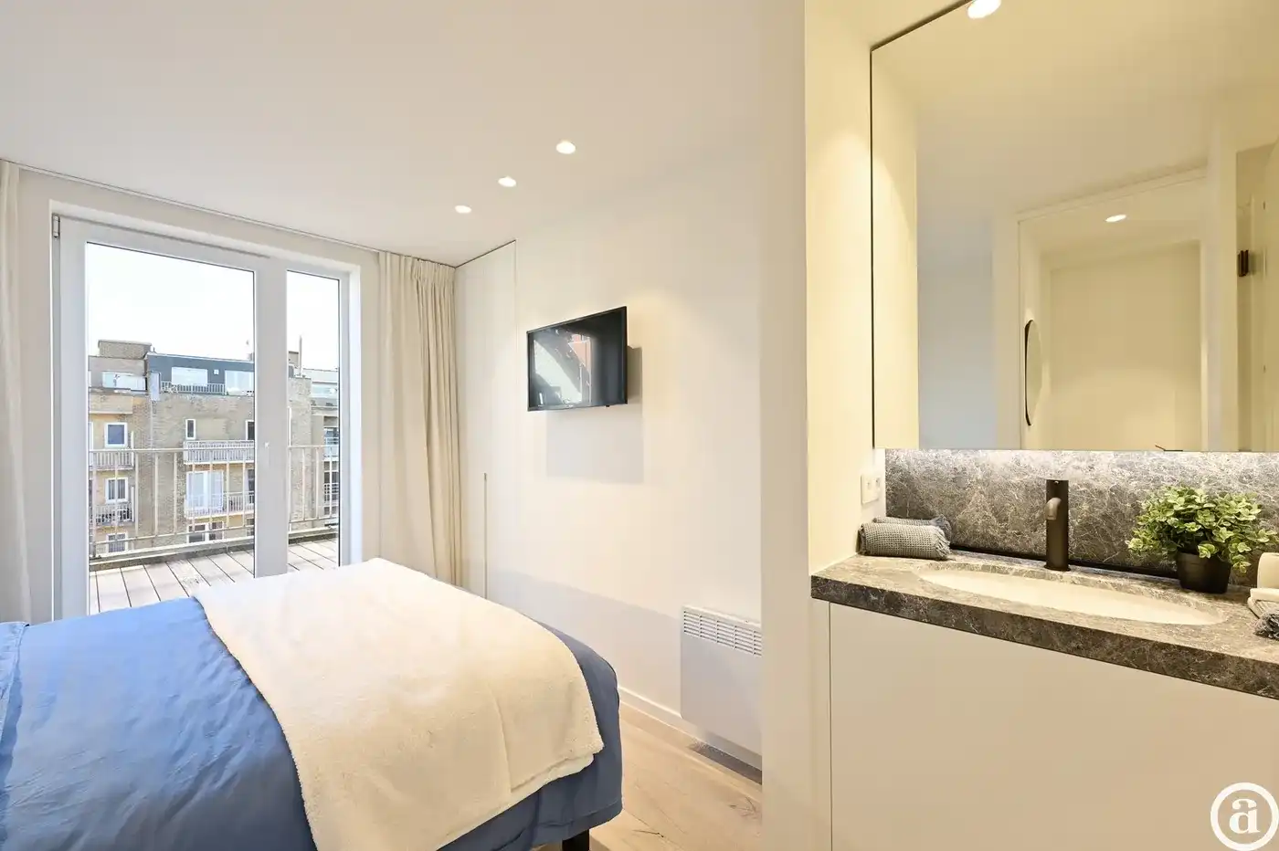 Penthouse-appartement vlakbij de zeedijk met zonneterrassen  foto 9