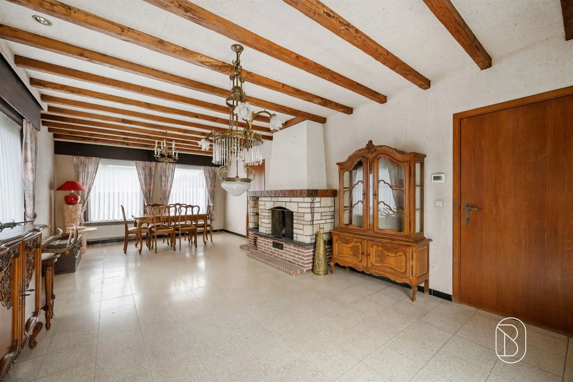 Bungalow met 3 slk, garage en tuin op rustige ligging! foto 7