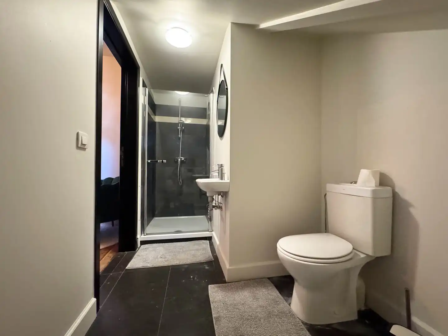 Unieke en ruime villa met 8 slaapkamers, lift, zonnepanelen en 10 parkeerplaatsen op riant perceel van 2.313 m² foto 31