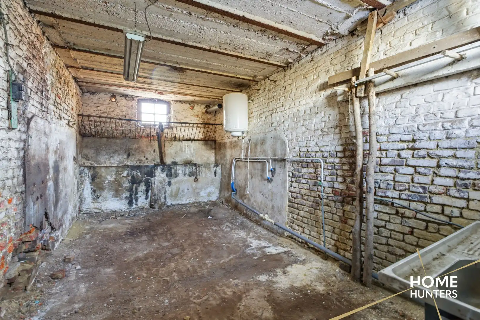 Unieke te renoveren hoeve op 14.188 m² met adembenemend zicht op de Kemmelberg foto 34