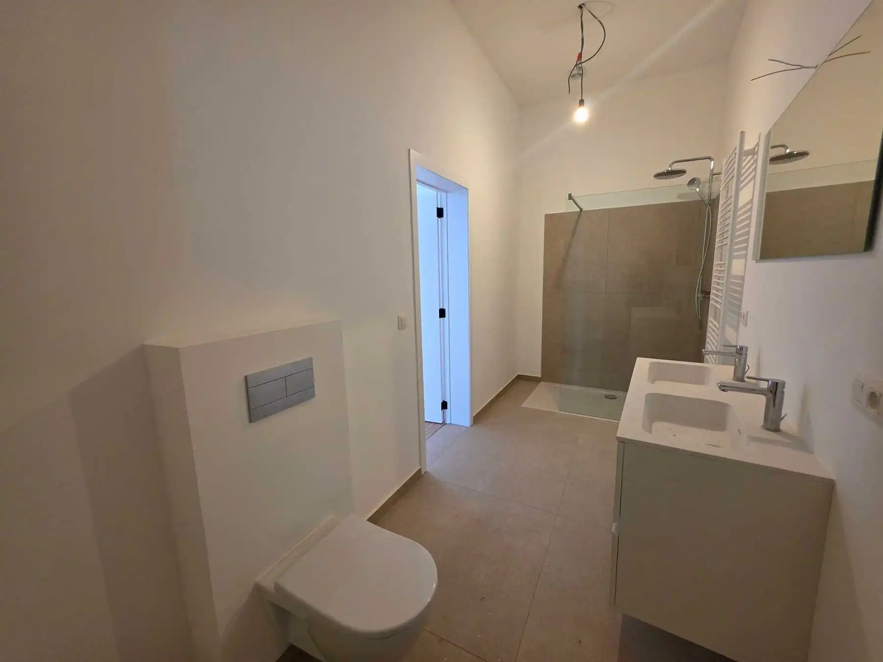 Volledig gerenoveerd appartement van 71 m² met 1 slaapkamer nabij Zurenborg foto 9