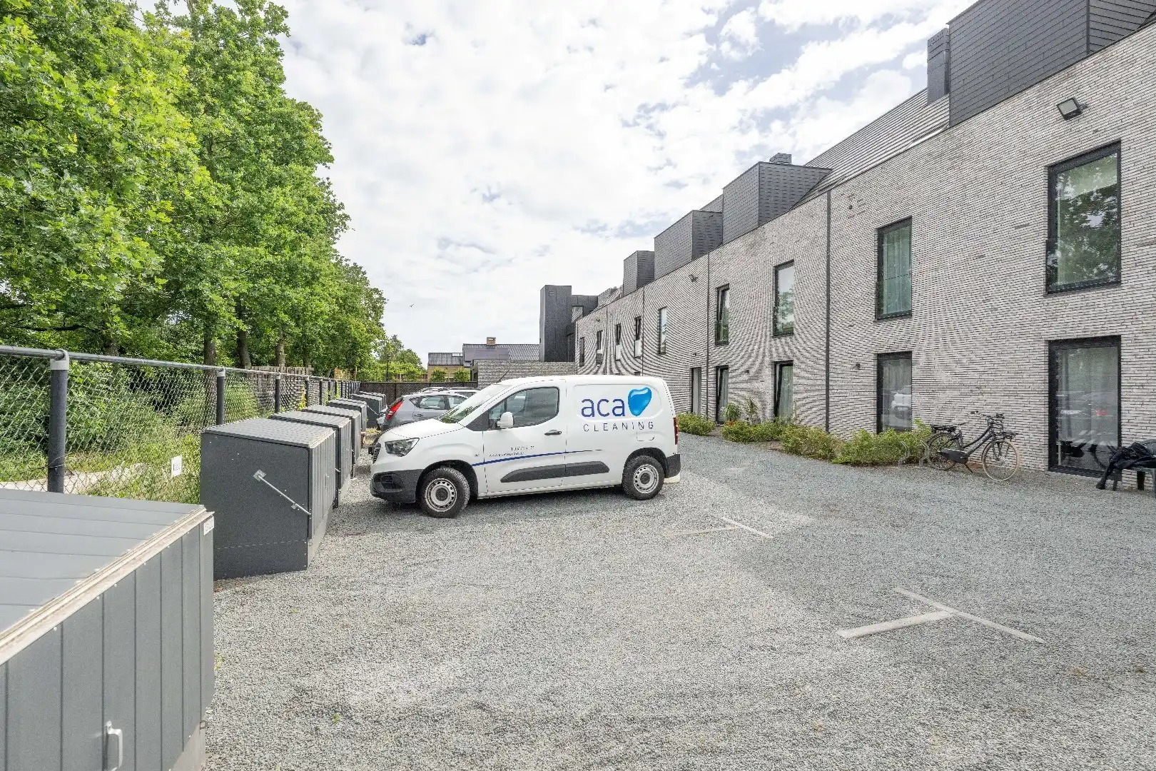 Instapklaar, energiezuinig appartement (2019) met terras in Beveren-Leie foto 15