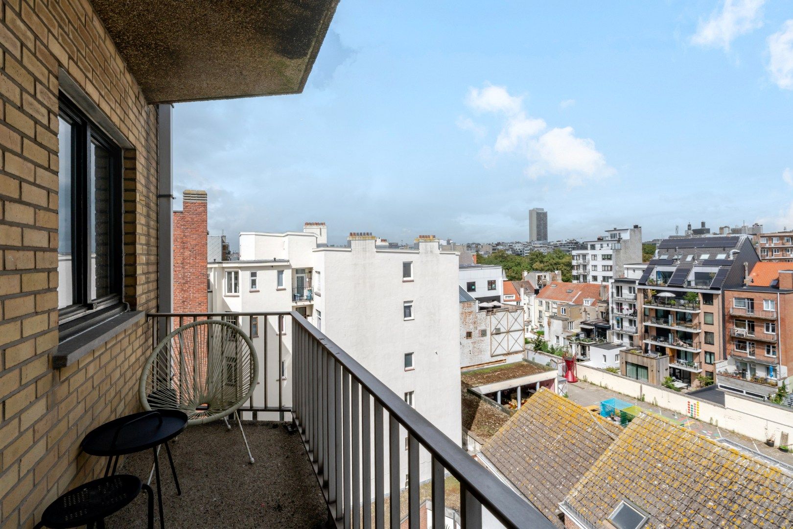 Instapklaar appartement te koop in Oostende met EPC-label B. 93 m², 2 badkamers, terras, streepje zeezicht en onderhoudsvriendelijke vinyl-laminaatvloer. foto 18