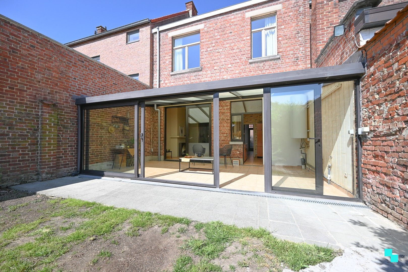 Karaktervolle charmewoning in hartje Izegem foto 15