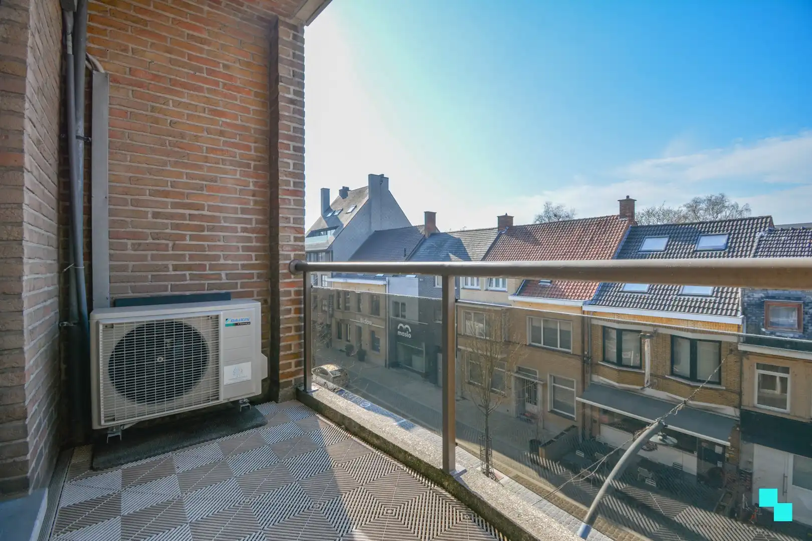 Gerenoveerd 3-slaapkamer appartement te Roeselare foto 13