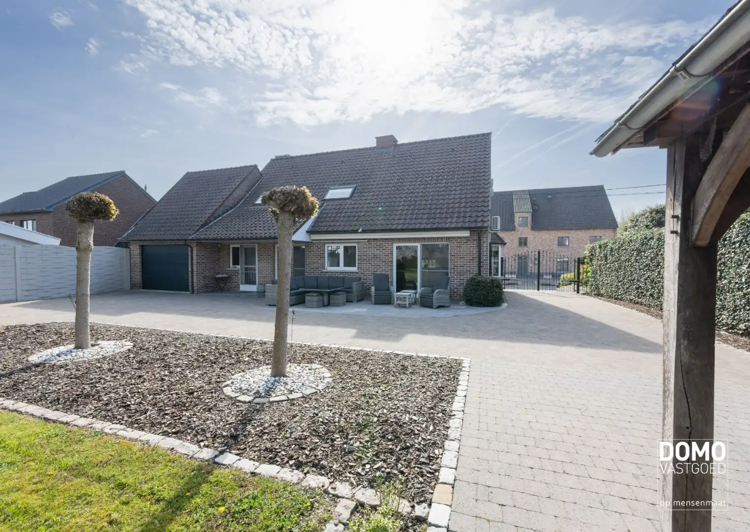 Karaktervolle en ruime gezinswoning in pastorij-/fermettestijl met prachtige tuin en 4 slaapkamers in het groene Kortessem foto 22