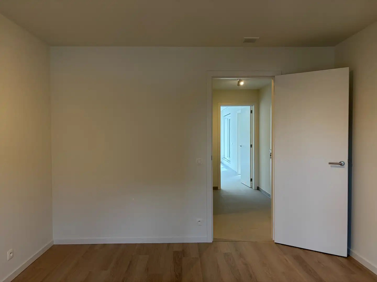 Modern en energiezuinig nieuwbouwappartement met groot terras. foto 9
