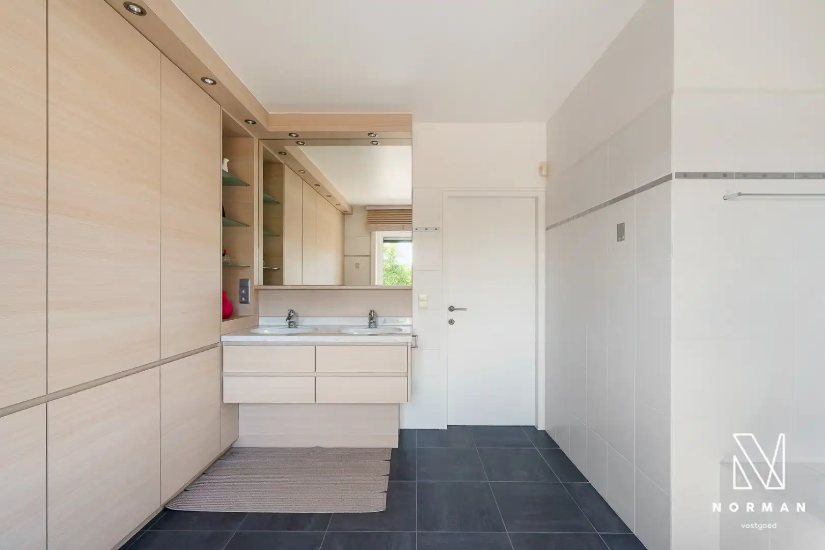 Unieke eigendom op veel grond met 4 kamers, 2 badkamers, dubbele garage, landelijk verzicht,... foto 22