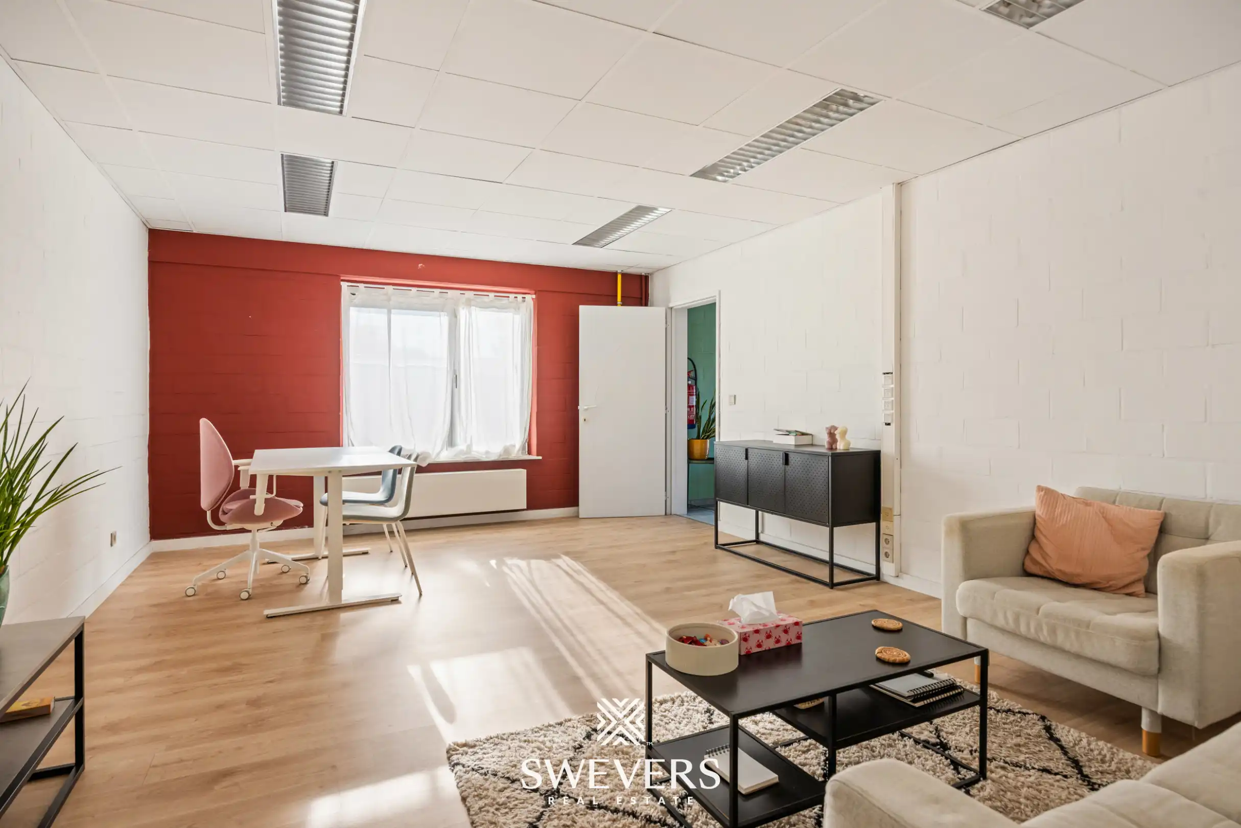 Instapklare belegging: verhuurd kantoor en appartement met ruime parking foto 19