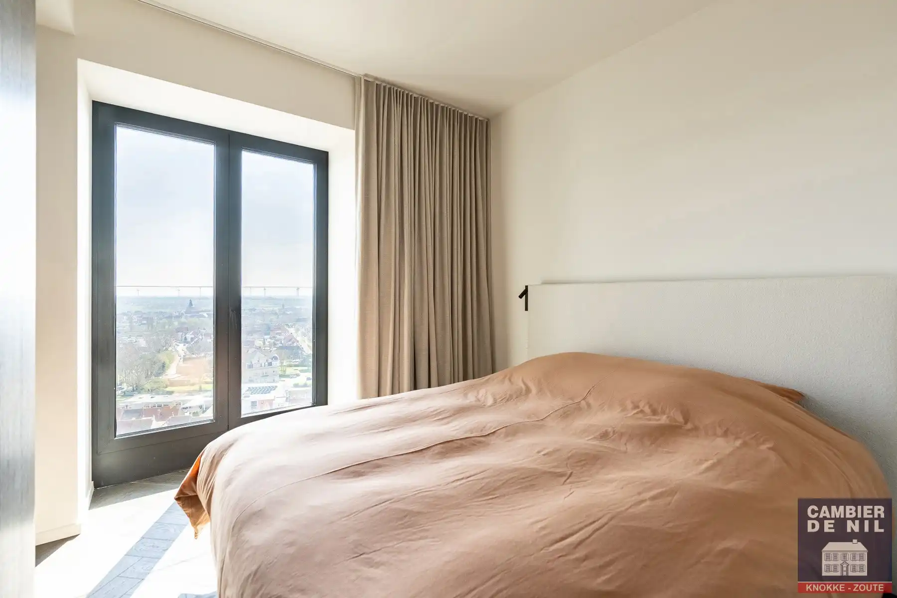 Luxueus nieuwbouw appartement met panoramisch uitzicht over Knokke-Heist, hinterland en zee foto 17